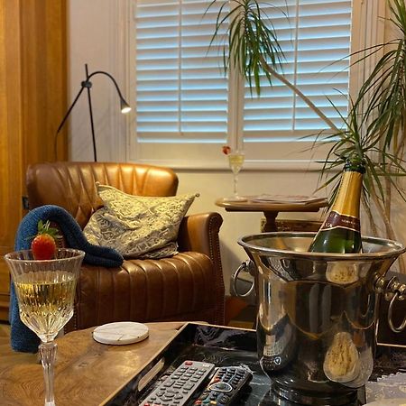 Ourhaus Apartment เบเวอร์ลีย์ ภายนอก รูปภาพ