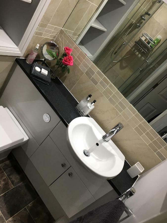 Ourhaus Apartment เบเวอร์ลีย์ ภายนอก รูปภาพ